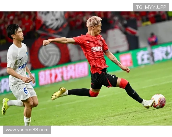 全场欢呼足球明星展现风采激情四溢点燃球迷热情的精彩瞬间